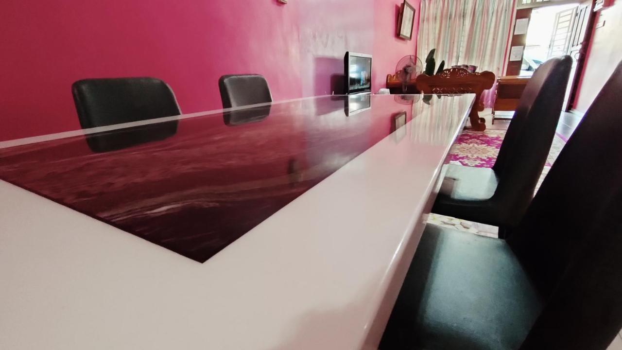 Zulaikha'S Homestay Ulu Tiram Johor Bahru 외부 사진